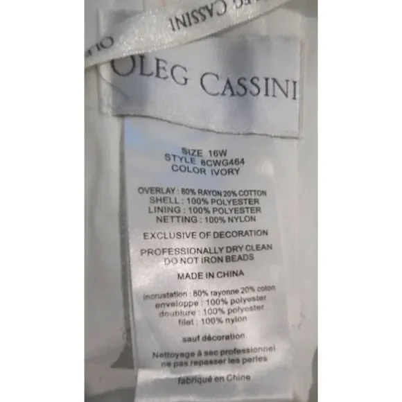 Oleg Cassini wedding gown - Picture 3 of 9